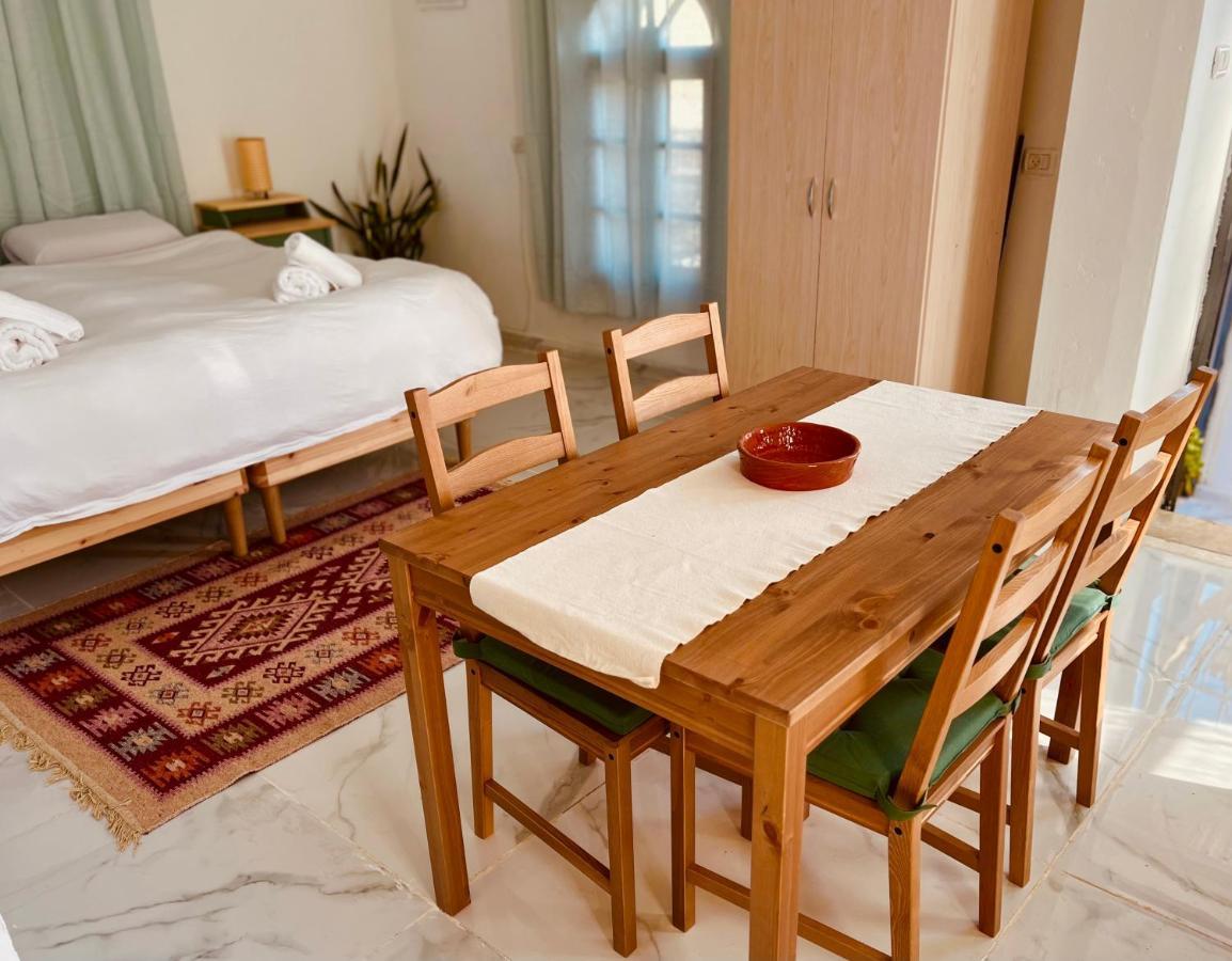 Mishpahat Price Safed Extérieur photo