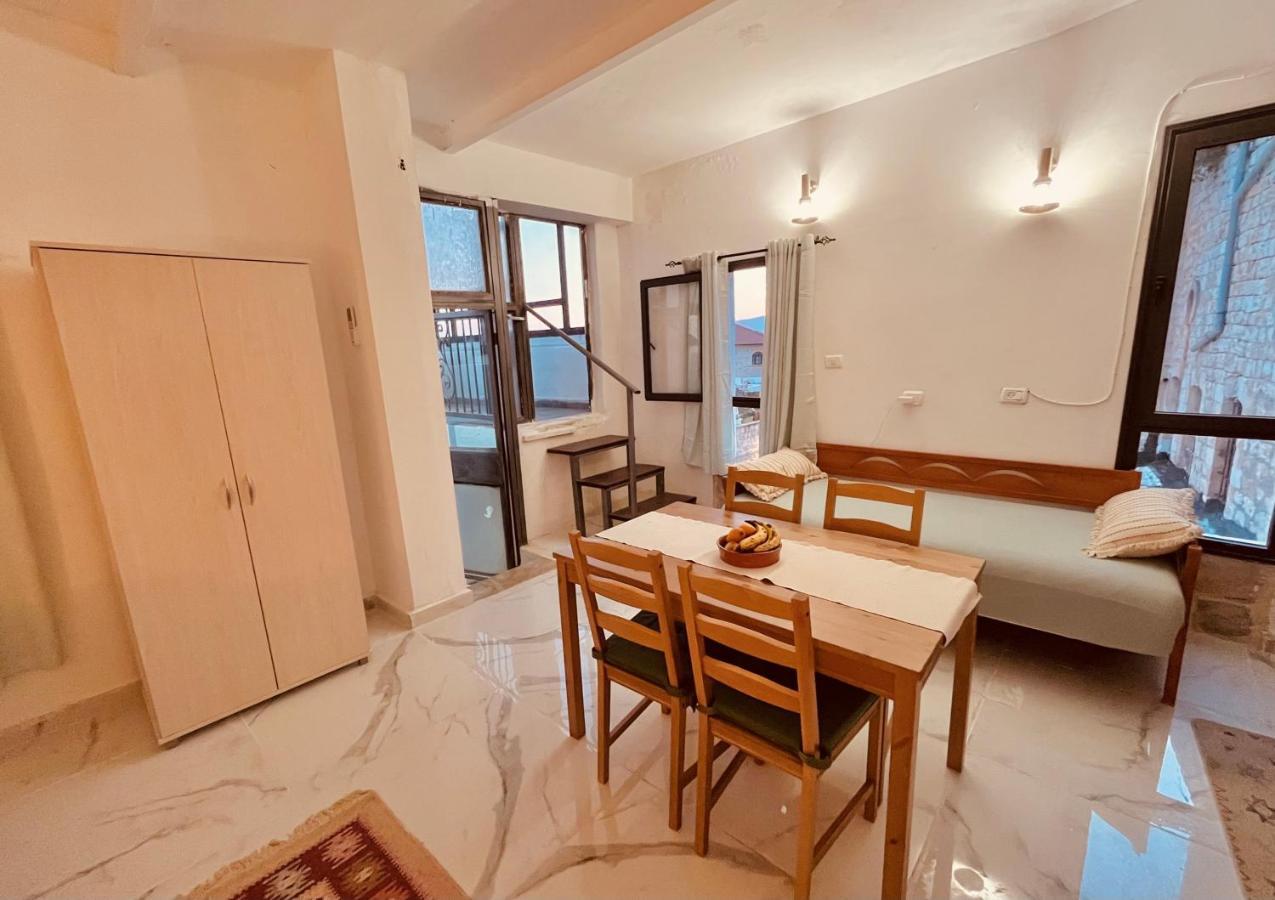 Mishpahat Price Safed Extérieur photo